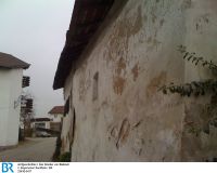 03 broeckelnde fassaden leere schaufenster allenthalben - auch der alte dorfbaecker hat laengst dichtgemacht